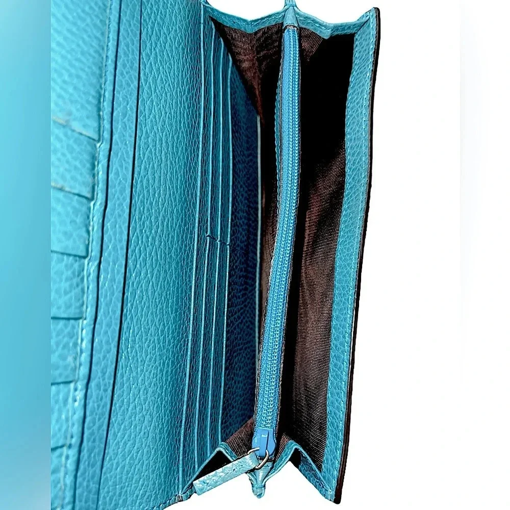 🩵GUCCI Turquoise Blue GG Calfskin Continental Wallet
